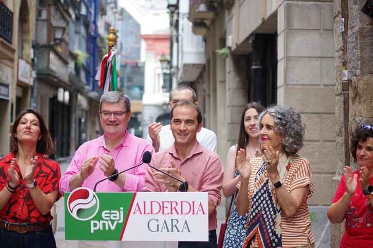 Duela 131 urte, Postas kalean ezarri zen lehen ikurrina ekarri du gogora EAJk. Hizlaria, Iñigo Ansola.