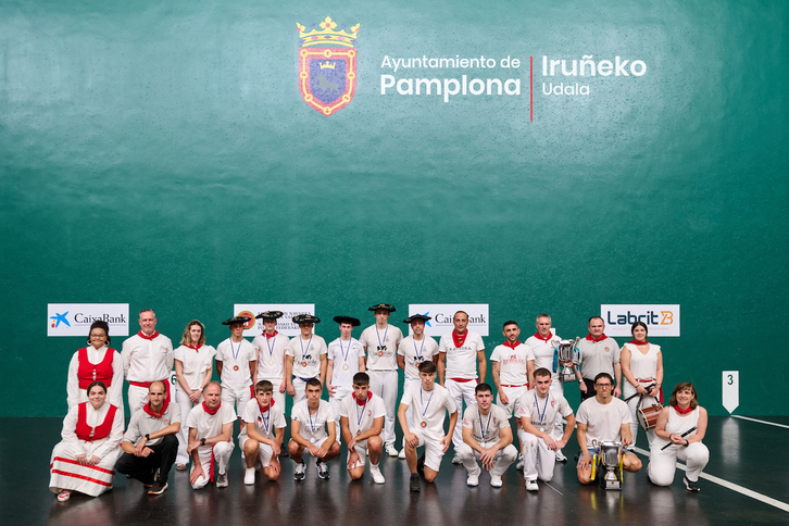 Todos los protagonistas de la final del Interpueblos de Nafarroa, en el Labrit.
