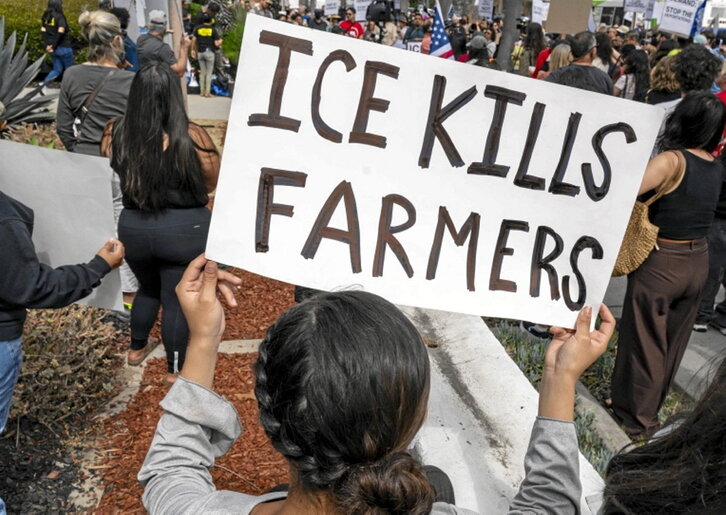 Sarekaden aurka egindako elkarretaratzea.