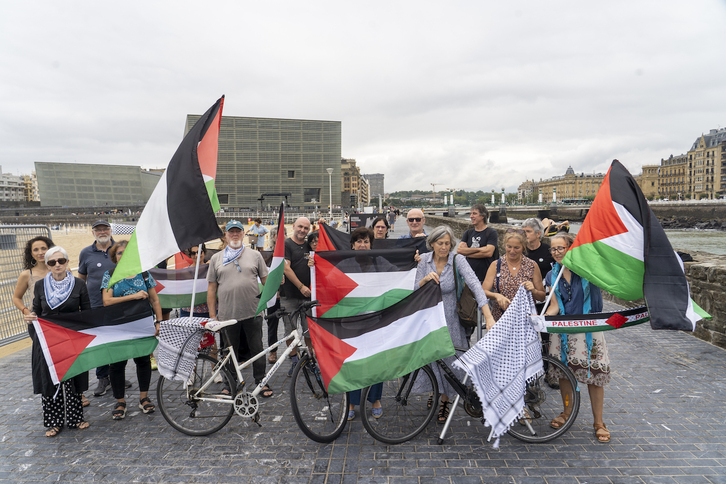 Gernika-Palestina, iaz, Donostia Klasikoaren inguruko ekimenak iragartzen.