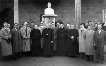 Bitor Garitaonaindiaren bustoaren inaugurazioa, 1955ean, 