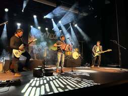 Gozategi taldea zuzenean.