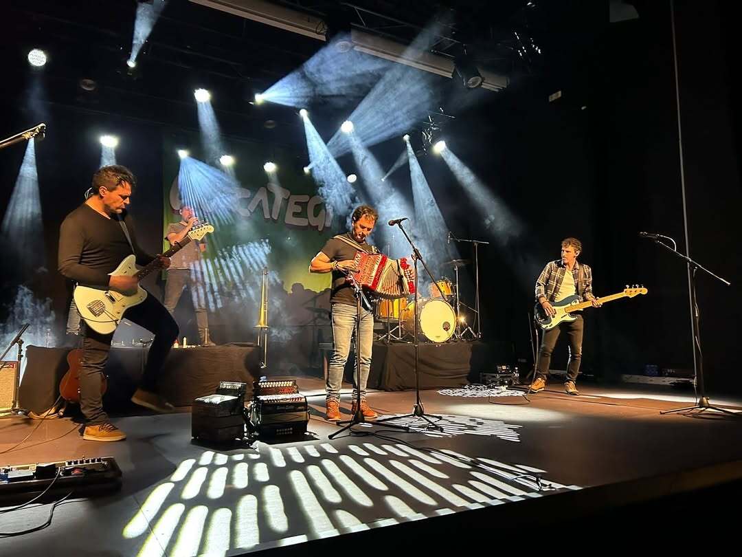 Gozategi taldea zuzenean.