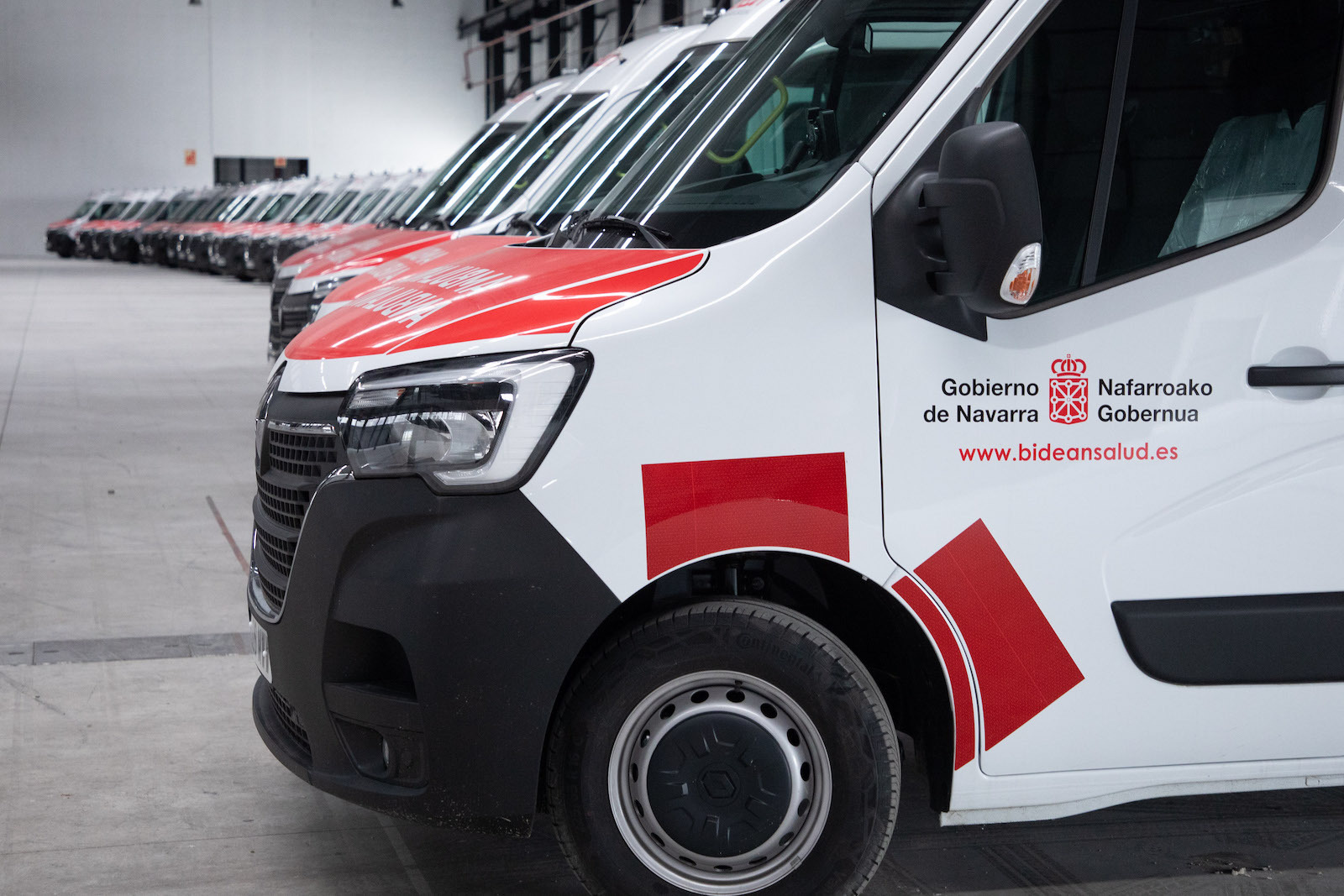 Flota de ambulancias de Bidean, en la sede central. (GOBIERNO DE NAFARROA)