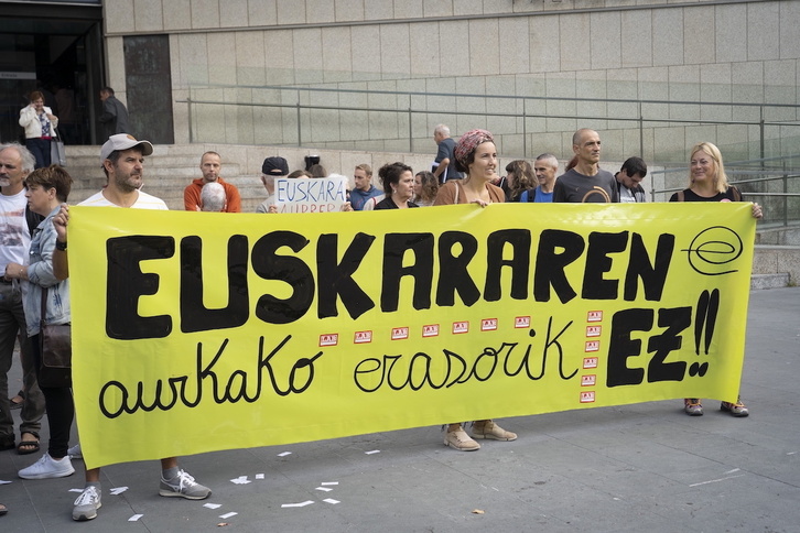 El Supremo español ha confirmado la nulidad de parte del decreto sobre el euskara en las instituciones locales.