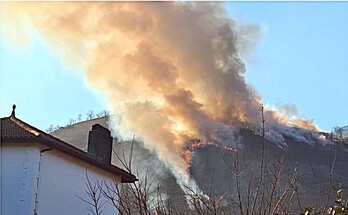 La pratique de l'écobuage est autorisée de mi-octobre à fin mars, voire fin avril dans les communes de montagne.