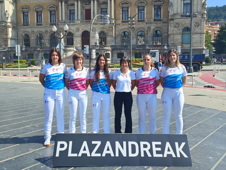Plazandreak txapelketako finalistak, ostegun honetan Bilbon.