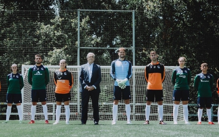 Arconada eta Realeko atezainak 25/26 denboraldiko elastiko berriaren aurkezpenean.