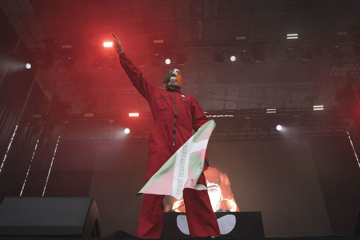 Kneecap durante su actuación en el BBK Live.