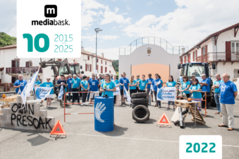 Le 23 juin dernier, les activistes de Bake Bidea ont donné un avant-goût de ce à quoi ressemblerait l'action du 23 juillet. Le 23 juin dernier, les activistes de Bake Bidea ont donné un avant-goût de ce à quoi ressemblerait l'action du 23 juillet. 