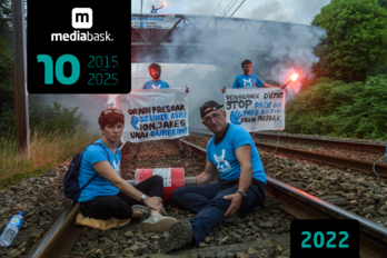 Plusieurs militants se sont enchaînés sur les rails du chemin de fer entre Bayonne et Tarnos.