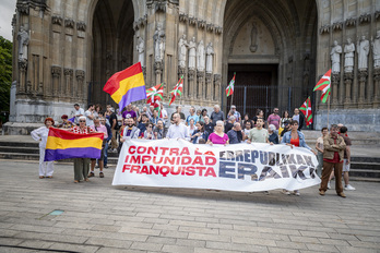 EH Bildu, Podemos, Ezker Anitza-IU, Berdeak Equo eta Sumarreko ordezkariak izan dira ekitaldian.