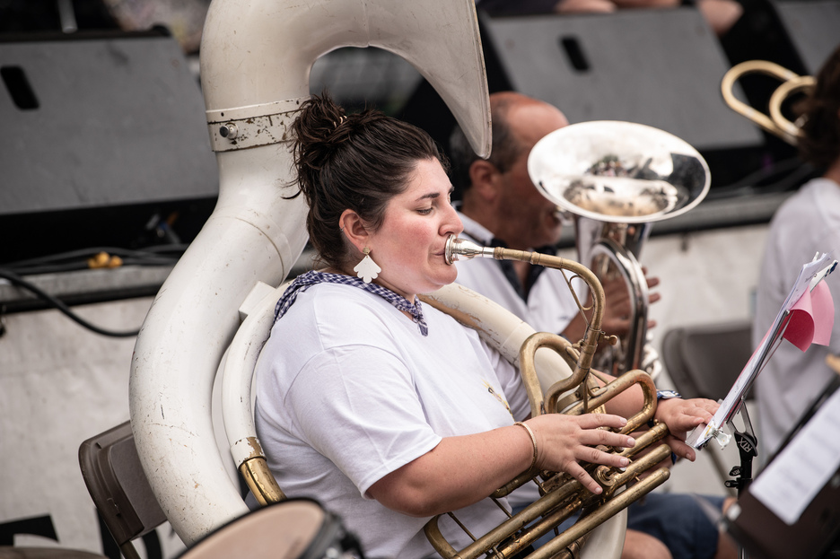 1970. urtean sortu zenetik musika izan da Zarpai elkartearen helburu nagusia. Katea ez dela eten argiki erakutsi dute musikari gazteek. 1970. urtean sortu zenetik musika izan da Zarpai elkartearen helburu nagusia. Katea ez dela eten argiki erakutsi dute musikari gazteek.