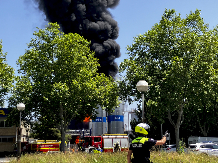 Fuego en la fábrica LEA de Gasteiz el pasado 20 de junio.