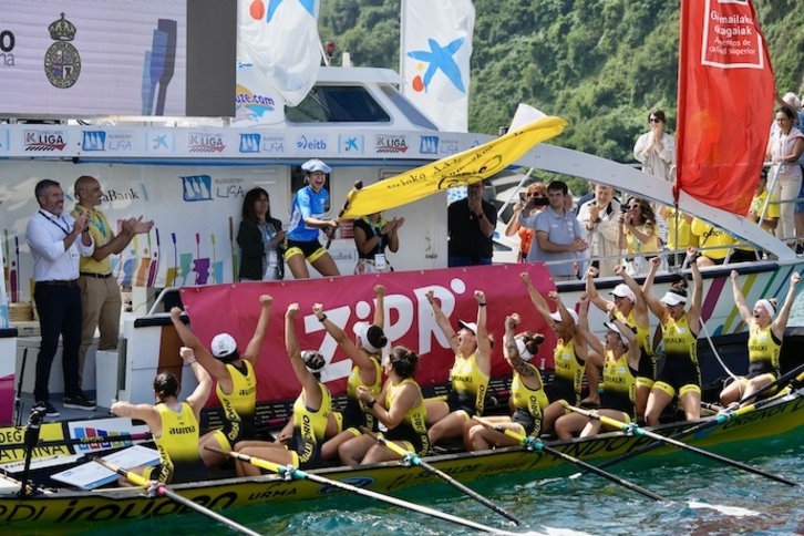 Orioko emakumeak zoratzen, denboraldiko aurreneko garaipena lortuta Euskotren Ligako lidertza eskuratu baitute.