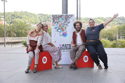 Aste Nagusiko antzerki eta kaleko arteen programazioaren aurkezpena.