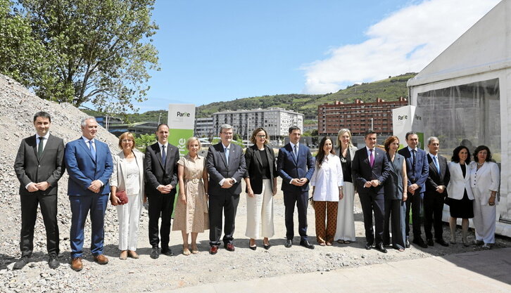 Una amplia representación institucional ha participado en el acto protocolario.