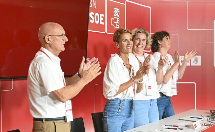 María Chivite fue aplaudida en el Comité Regional del PSN, ayer en Iruñea.