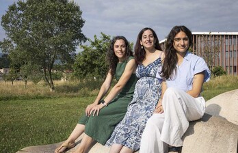 Ezkerretik eskuinera, Amaia Irizar, Iraia Garcia eta Zihara Alonso.