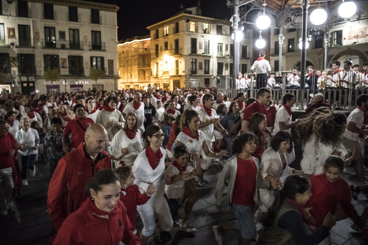 Larrain dantza, Tuterako jaietan.