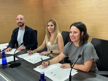 Eibar, Ermua eta Zaldibarko alkateak, hitzarmenaren sinaketan.