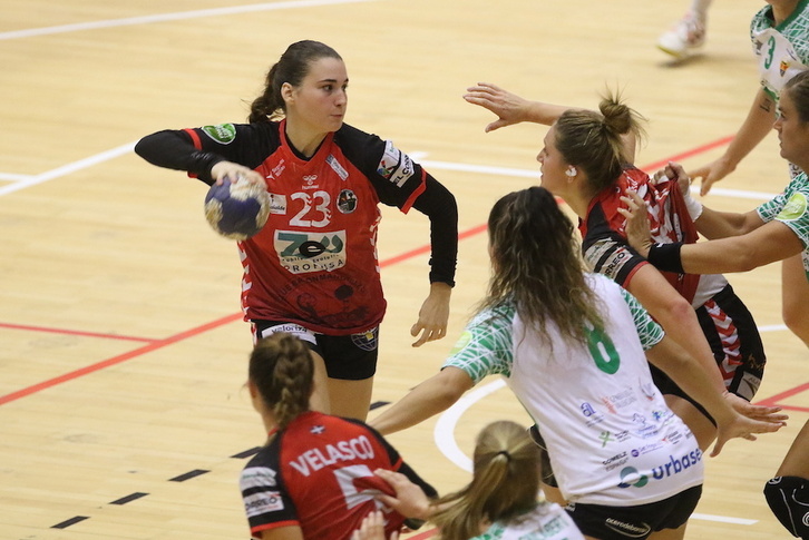 La iruindarra Nerea Gil salta a tierras gallegas después de tres años en Barakaldo.