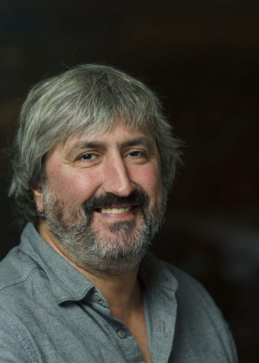 Jon Garmendia idazle eta poeta.