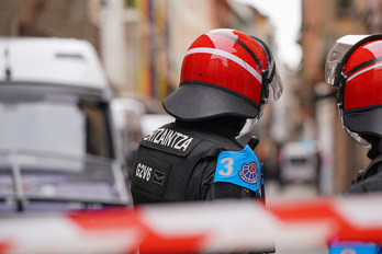 Imagen de un operativo policial en la calle Pintorería de Gasteiz.