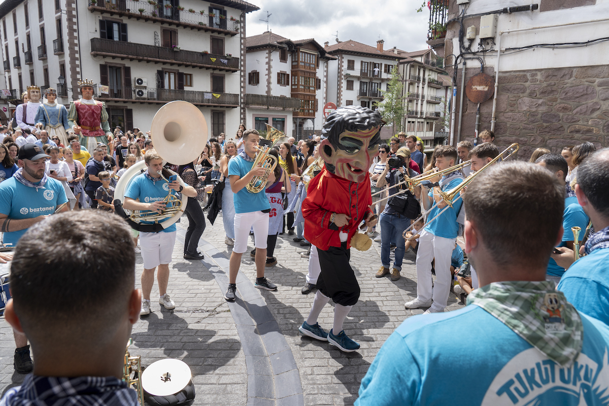 Elizondoko jai giroa, ostegun honetako txupinazoaren ondoren. (Iñigo URIZ | FOKU)