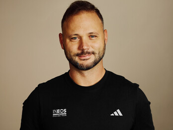 El entrenador de Ineos David Rozman, llamado a declarar sobre un asunto de dopaje.