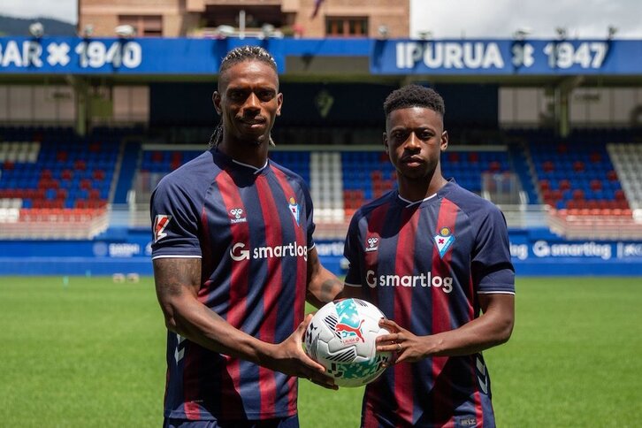 Los portugueses Leonardo Buta y Jair Amador, el día de su presentación.