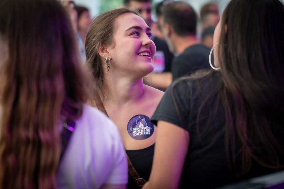 Erasotzaileek ez dute tokirik jaialdi honetan, ez inon. Erasotzaileek ez dute tokirik jaialdi honetan, ez inon.