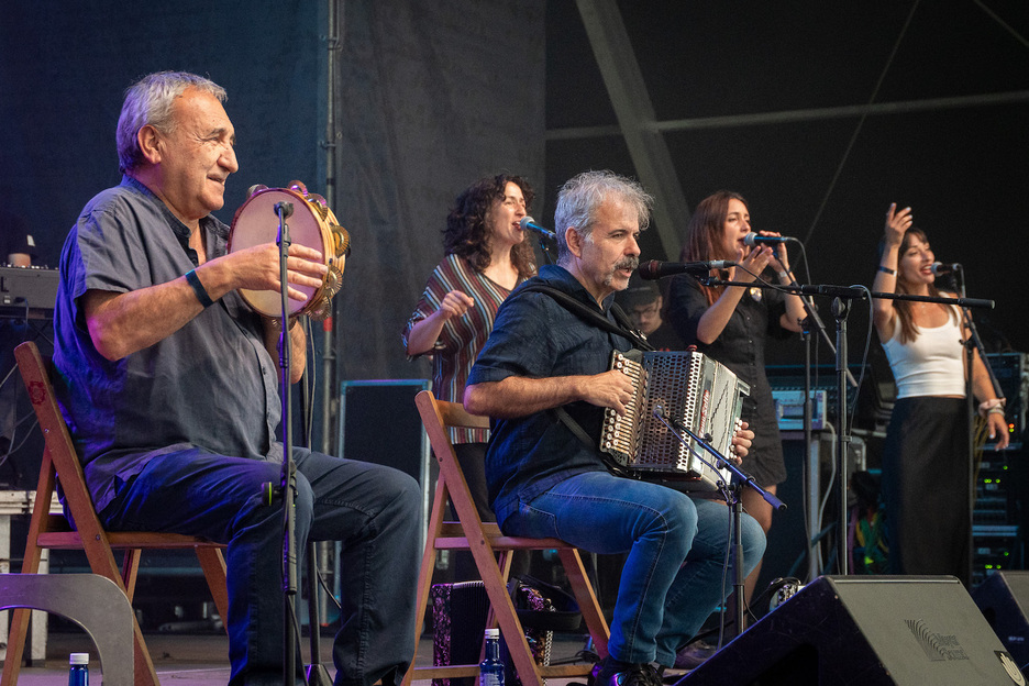 Tapia eta Leturia, plaza berotzen. Tapia eta Leturia, plaza berotzen.