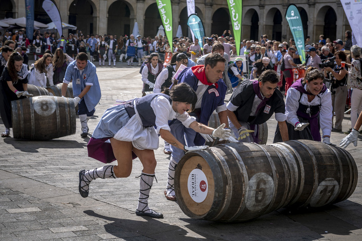 Dura pugna por coger la posición en los primeros instantes de la carrera.