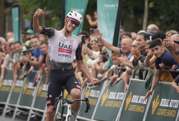 Igor Arrieta, Ordiziako Klasikoan lortutako garaipena ospatzen.