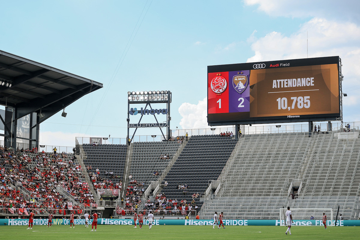 Poca afluencia de público en un partido entre Wydad AC and Al Ain FC en el Mundial de Clubes. (Kevin C. COX/AFP)