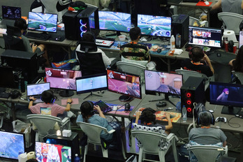 Gaztetxoak gurasoekin joaten dira, batzuetan, Encounterrera.