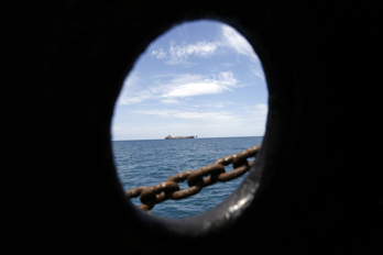Vista de un petrolero anclado frente al puerto de Ras Issa en Yemen