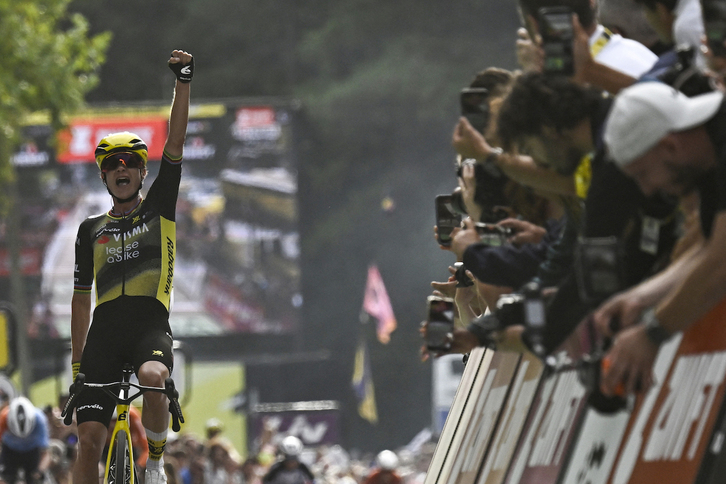 Marianne Vos celebra su triunfo en Plumelec.