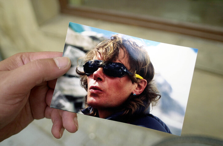 Una foto de Félix Iñurrategi tomada en la montaña.  