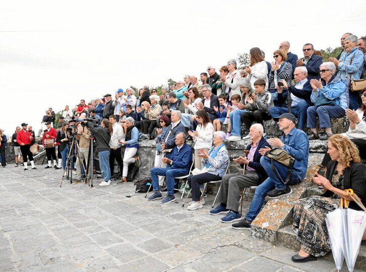 Uribarri Ganboan urpean geratutako herriei egindako omenaldia.