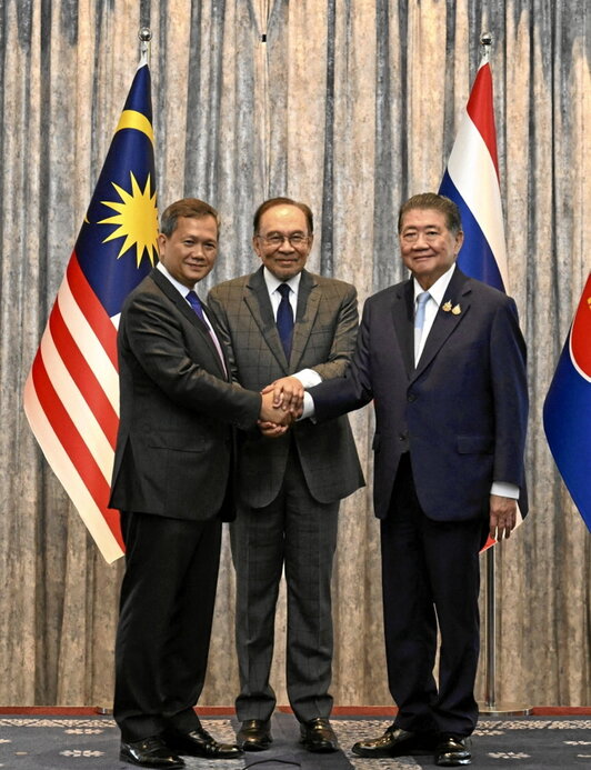 Momento de la firma del alto el fuego.