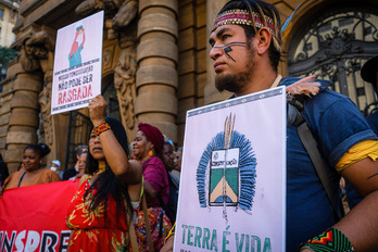 Indígenas de territorios ubicados en el estado brasileño protestan por la ley Marco Temporal. 