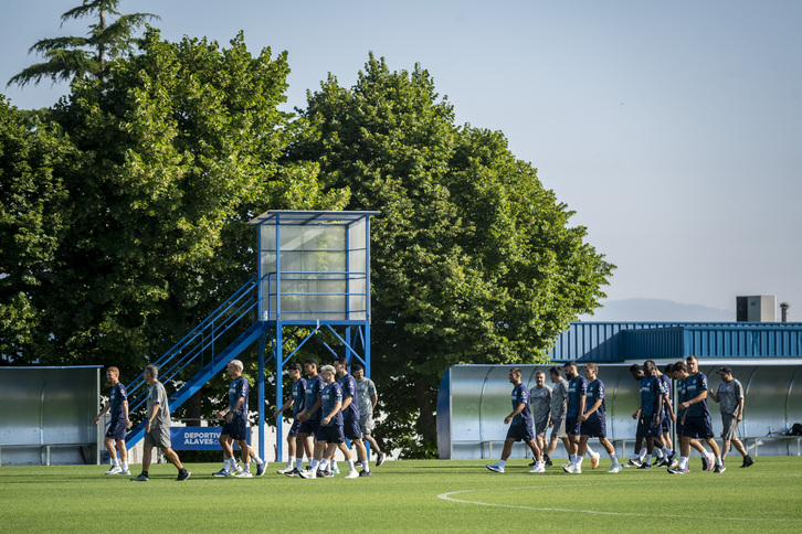 Jugadores del Alavés entrenando en Ibaia esta pretemporada.
