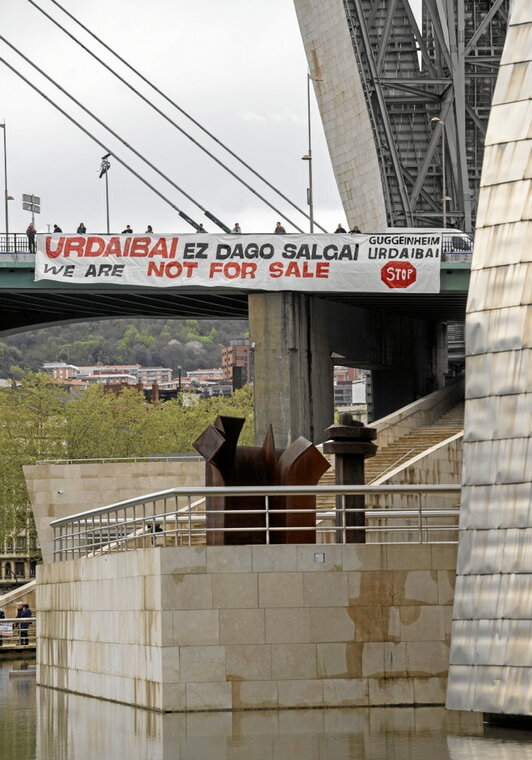 Guggenheim Urdaibai Stop-en protesta.