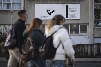 EHUn ikasten dutenen 10etik 9k lana lortzen dute hiru urtera. Irudian, Leioako campusa.