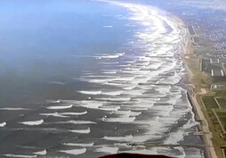 Oleaje tras el terremoto en la costa de la ciudad japonesa de Tateyama.