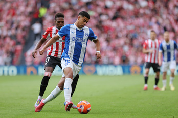 Santiago Mouriño ya no vestirá la camiseta del Alavés.