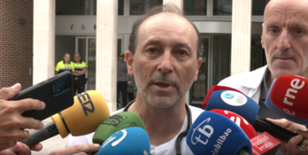 El médico de Cardiología Pediátrica Javier Ayala y el de pediatría de hospitalización Miguel Ángel Vázquez.