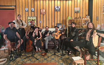 Jumelage & Familia Euskalo, durante su grabación conjunta.